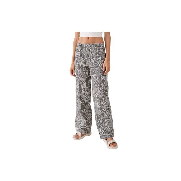 Urban Outfitters UO Y2K Printed Cargo Pant Black and Grey Swirls Size Medium - Picture 6 of 8